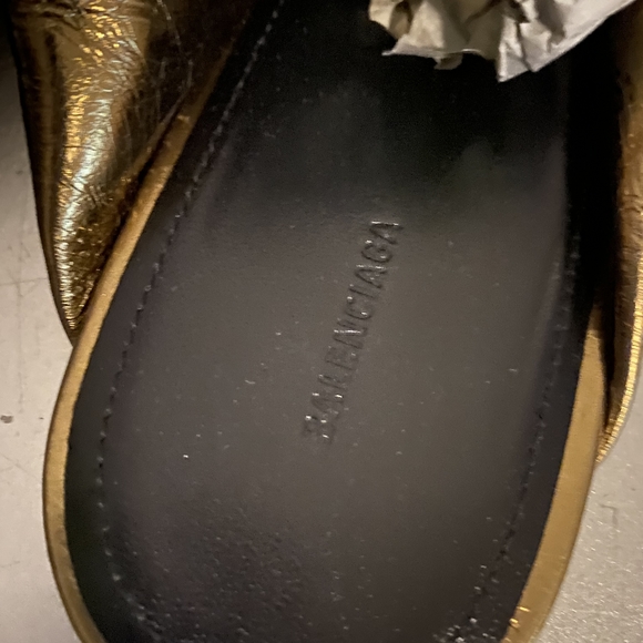 Balenciaga - Picture 13 of 16